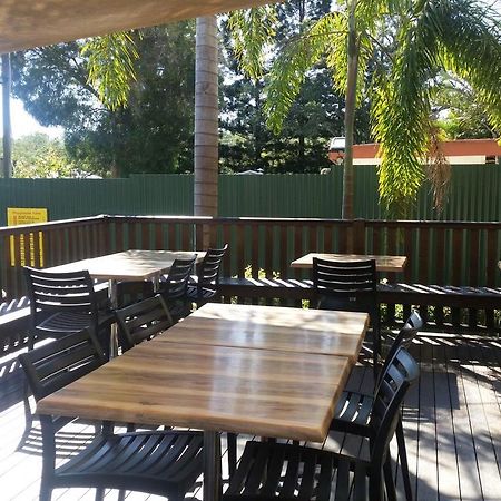 Gin Gin Budget Accommodation Екстер'єр фото